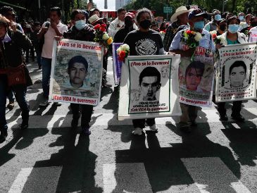 Sheinbaum aclaró que la presentación del informe no significa el cierre de las investigaciones del caso Ayotzinapa; aseguró que continuarán las indagatorias y la búsqueda de los jóvenes. SUN / ARCHIVO