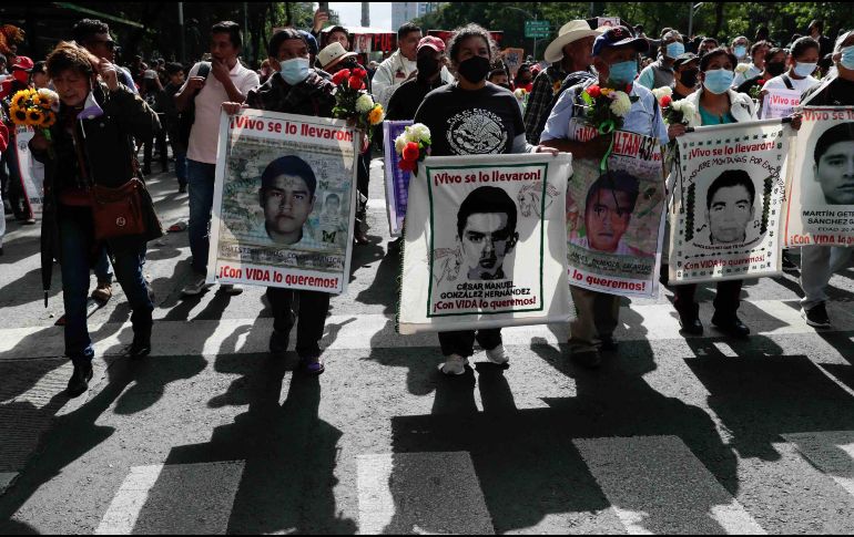 Sheinbaum aclaró que la presentación del informe no significa el cierre de las investigaciones del caso Ayotzinapa; aseguró que continuarán las indagatorias y la búsqueda de los jóvenes. SUN / ARCHIVO