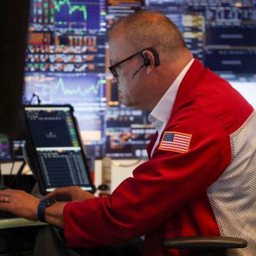 Un mayor apetito por el riesgo y un optimismo renovado por las empresas de IA beneficiaron a los indicadores. EFE/S. Yenesel