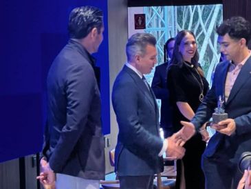 Los premiados recibieron incentivos económicos por hasta 190 mil pesos para impulsar sus ideas de negocio. ESPECIAL