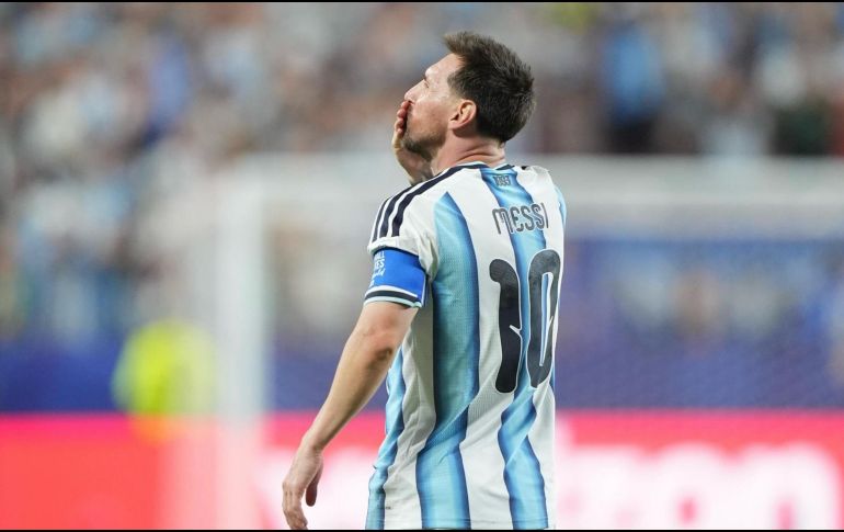 Lionel Messi muestra emotivo video en redes sociales con la camiseta conmemorativa que utilizará en su partido de despedida con la Selección Argentina. INSTAGRAM/@LEOMESSI