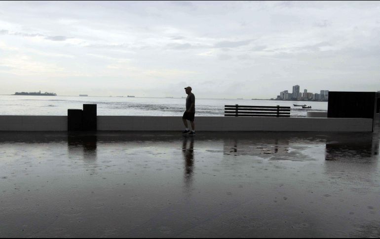 El huracán generará precipitaciones intensas, oleaje elevado y vientos fuertes en diversas entidades del país, informó el Servicio Meteorológico Nacional. EL INFORMADOR/Archivo
