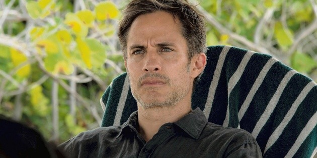 Hombre al agua Gael García se sumerge en el poder