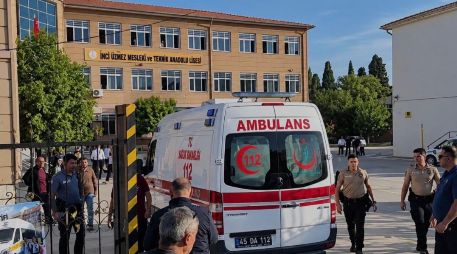 El supuesto autor huyó del lugar, pero fue detenido poco despues por la Policía, informa la cadena turca NTV. EFE/ Alcalde del municipio de Turgutlu en X