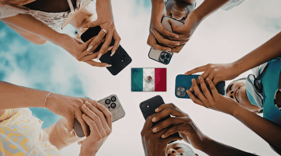Los jóvenes mexicanos pasan en promedio 90 días ininterrumpidos al año frente a la pantalla, consumiendo principalmente contenidos de redes sociales como Instagram y Facebook. ESPECIAL / CANVA