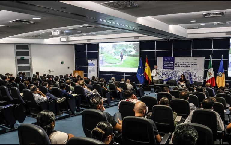 En la Universidad Panamericana, Ola Gustafsson, especialista internacional, encabezó el panel 