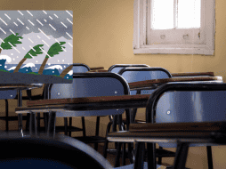 Se determinaría la suspensión de clases en las localidades costeras, pero únicamente si las condiciones meteorológicas representan un riesgo para la población y según sea la trayectoria de Polo. CANVA