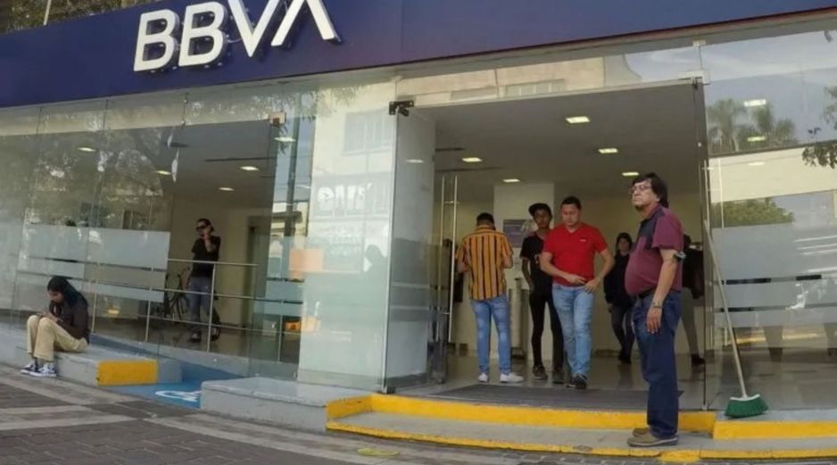 BBVA prepara modificaciones en la atención que brinda a sus clientes en sus sucursales del país. EL INFORMADOR/ARCHIVO.