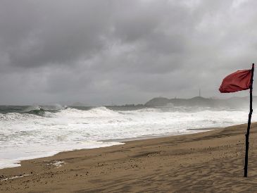 Más de 200 elementos de Protección Civil ya se encuentran en las costas de Jalisco ante el avance del huracán "Polo". EFE/ARCHIVO.