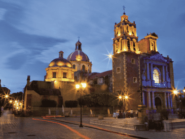 La humedad resalta los colores de las fachadas y crea una atmósfera de tranquilidad, ideal para quienes buscan un descanso del bullicio urbano. ESPECIAL/Secretaría de Turismo