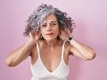 Teñirse, cambiar de color o dejar las canas al natural son decisiones personales. MAGNIFIC