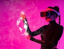 La IA de Anthropic, Claude, coordinó 950 agentes durante 21 horas para descubrir ART, un sistema enzimático similar a CRISPR. ESPECIAL/PEXELS