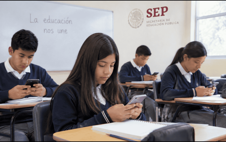 El objetivo es incorporar las particularidades de cada comunidad escolar y garantizar que el uso de teléfonos celulares, redes sociales y otros dispositivos digitales se realice bajo criterios de seguridad, responsabilidad y utilidad educativa.  ESPECIAL/CHATGPT