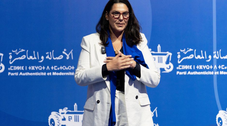 La ministra marroquí Fatima Ezzahra El Mansouri, alcaldesa de Marrakech, participa en un acto electoral del Partido Autenticidad y Modernidad antes de las elecciones legislativas, en Tánger, Marruecos, el 16 de septiembre de 2026. AP/M. Elshamy