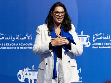 La ministra marroquí Fatima Ezzahra El Mansouri, alcaldesa de Marrakech, participa en un acto electoral del Partido Autenticidad y Modernidad antes de las elecciones legislativas, en Tánger, Marruecos, el 16 de septiembre de 2026. AP/M. Elshamy