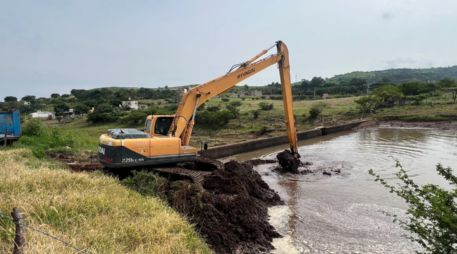 La Comisión Estatal del Agua arrancó con los trabajos luego de las inundaciones que afectaron a más de 100 viviendas en Zapotlanejo. CORTESÍA/Gestión del Territorio Jalisco