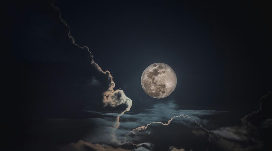 La posición de Saturno en esta época del año favorece además su estudio mediante pequeños telescopios continentales. UNSPLASH