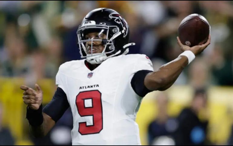 Los Falcons no habían llegado a zona roja ni ganado en sus primeros dos partidos de temporada regular. Este jueves por la noche hicieron ambas contra los Packers en Lambeau Field. AP