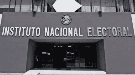 Entre las observaciones que el OIC tuvo al nuevo manual de identidad del INE está el plazo de tiempo con el que se presentó el cambio. SUN / ARCHIVO / CANVA