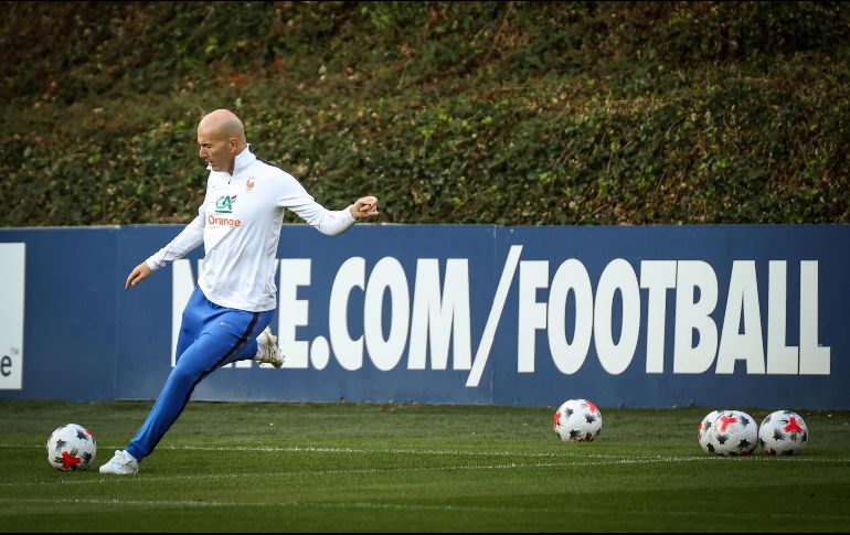 El técnico de Francia Zinedine Zidane durante un entrenamiento para su juego contra Turquía en la Liga de Naciones. AP/T. Padilla
