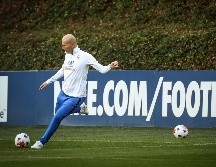 El técnico de Francia Zinedine Zidane durante un entrenamiento para su juego contra Turquía en la Liga de Naciones. AP/T. Padilla