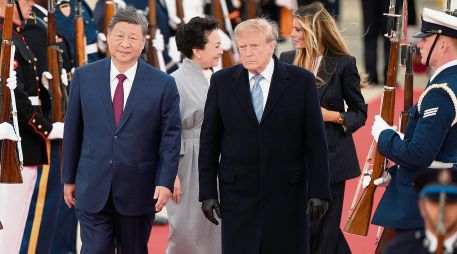 Donald Trump y Xi Jinping escenificaron un acercamiento en la Casa Blanca, aunque sobre la mesa permanecen las tensiones por comercio, seguridad, Taiwán y la carrera por el liderazgo en Inteligencia Artificial. AP