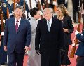 Donald Trump y Xi Jinping escenificaron un acercamiento en la Casa Blanca, aunque sobre la mesa permanecen las tensiones por comercio, seguridad, Taiwán y la carrera por el liderazgo en Inteligencia Artificial. AP