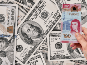El comportamiento del dólar frente al peso se da luego de que la inflación general en México se ubicara en 3.42 por ciento a tasa anual durante la primera quincena de septiembre. Unsplash