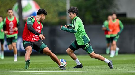 ilberto Mora, Isaías Violante e Hirving Lozano, durante el entrenamiento de la Selección Nacional de Mexico. IMAGO 7/E. Espinoza