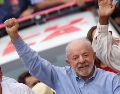 Lula busca dar un último golpe en la recta final de una carrera presidencial muy ajustada, las encuestas lo sitúan en empate técnico con el senador Flávio Bolsonaro. EFE / A. LACERDA