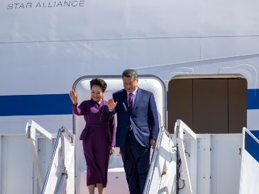 Xi extendió dos invitaciones para Trump que de inmediato desataron el debate entre los expertos en política. EFE/M. Kaminsky