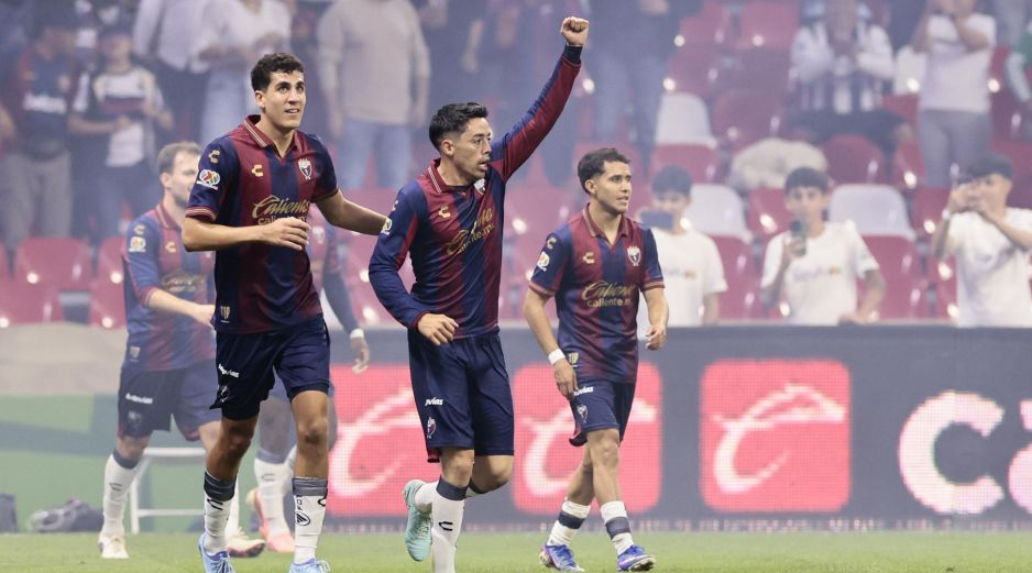 Eduardo Tercero celebra su gol. Con la victoria, el Atlante llegó a 11 puntos en el torneo. EFE/ J. Méndez