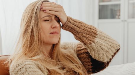 La sobreestimulación aumenta de forma natural hacia la tarde y las primeras horas de la noche, especialmente cuando pasamos mucho tiempo rodeados de otras personas. ESPECIAL / CANVA
