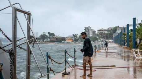 La SEP anunció la suspensión oficial de clases para este lunes 28 de septiembre de 2026 en varios Estados y municipios debido al paso del huracán 'Polo'. EFE/D. Guzmán