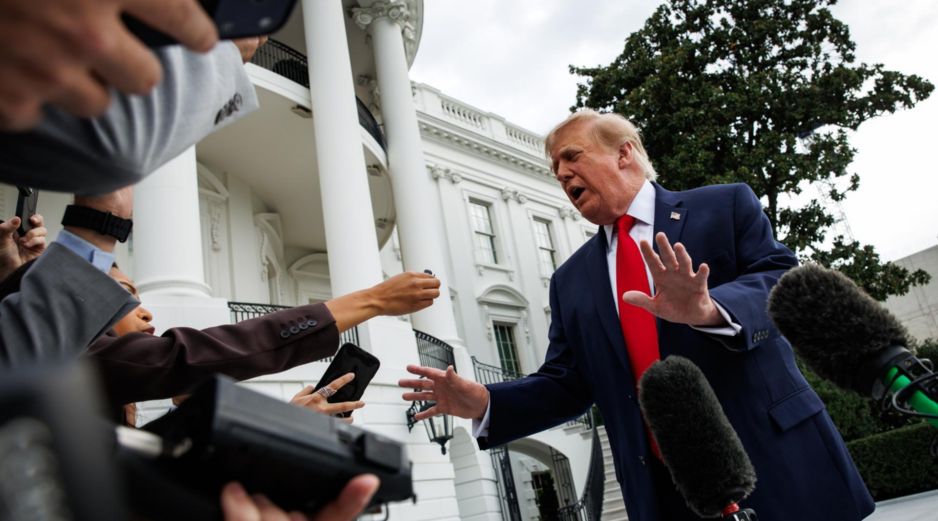 Donald Trump mantiene su disputa contra varios medios de comunicación clave. EFE/S. Corum