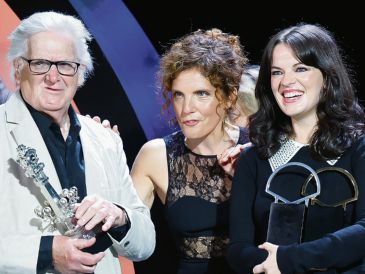 Actores de la máxima ganadora del festival: “Tender Loving Care”. EFE