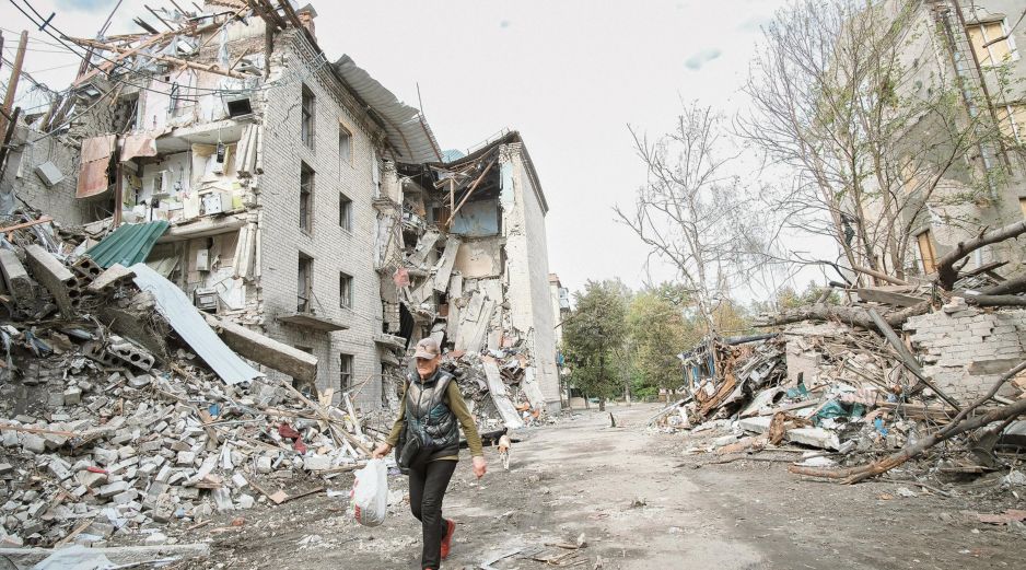 Destrucción causada por bombardeos rusos en el centro de Sloviansk, en la región de Donetsk. EFE