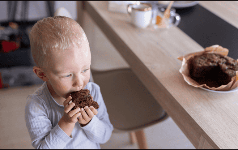 Los hallazgos aportan nueva evidencia sobre la importancia que pueden tener los hábitos nutricionales tempranos en el bienestar mental décadas después. CANVA