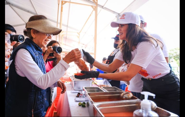 Durante la ceremonia también se entregaron reconocimientos a los 30 establecimientos participantes en la celebración. EL INFORMADOR/J. Acosta