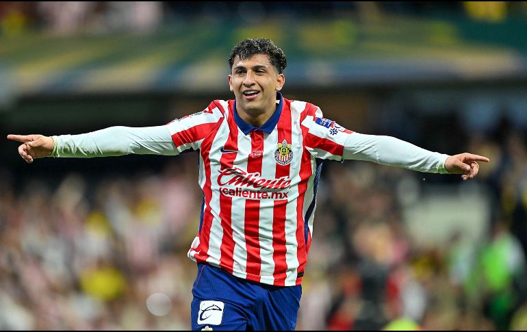 Bryan González volvió a presentar molestias durante el Clásico Nacional ante América. IMAGO7 / ARCHIVO