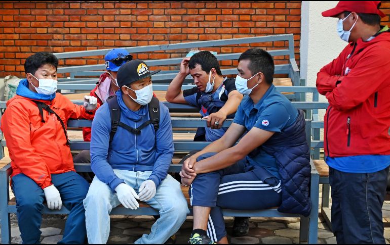El alud se produce mientras Nepal se recupera de una devastadora riada que causó la muerte de mil 453 personas y dejó a 5 mil 285 desaparecidas. EFE / A. Dhakal