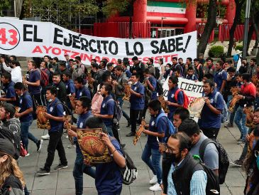 La Presidenta aseguró que madres y padres de los 43 desaparecidos "ya conocen el informe"; aseveró que no se informará nada que ellos no sepan. SUN / ARCHIVO
