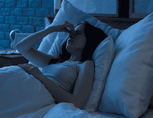 Dormir ocho horas sigue siendo una recomendación válida para la mayoría de los adultos, pero los hábitos nocturnos, el entorno de descanso y la presencia de posibles trastornos pueden marcar la diferencia. CANVA