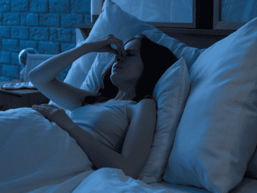 Dormir ocho horas sigue siendo una recomendación válida para la mayoría de los adultos, pero los hábitos nocturnos, el entorno de descanso y la presencia de posibles trastornos pueden marcar la diferencia. CANVA