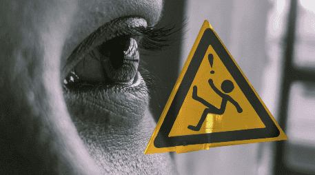 Si no existen otros síntomas, puedes comenzar por descansar mejor, disminuir el consumo de cafeína y alcohol y reducir, en la medida de lo posible, el estrés. ESPECIAL/Canva