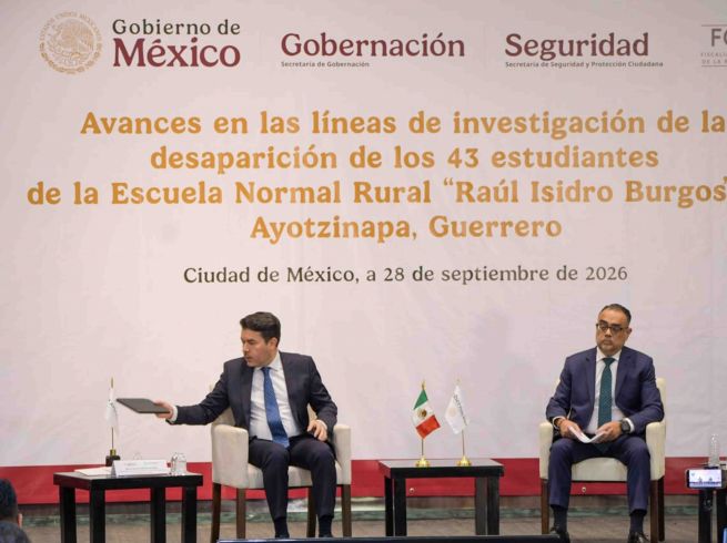 El subsecretario de Derechos Humanos, Población y Migración, Arturo Medina; y Mauricio Pazarán, titular de la Unidad de Investigación del Caso Ayotzinapa, presentaron avances este lunes. SUN/S. Cadena
