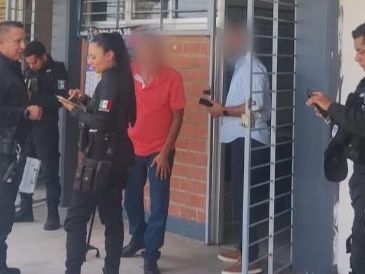 El personal del plantel solicitó la intervención de la Policía Escolar para realizarle una revisión a la mochila del menor. ESPECIAL