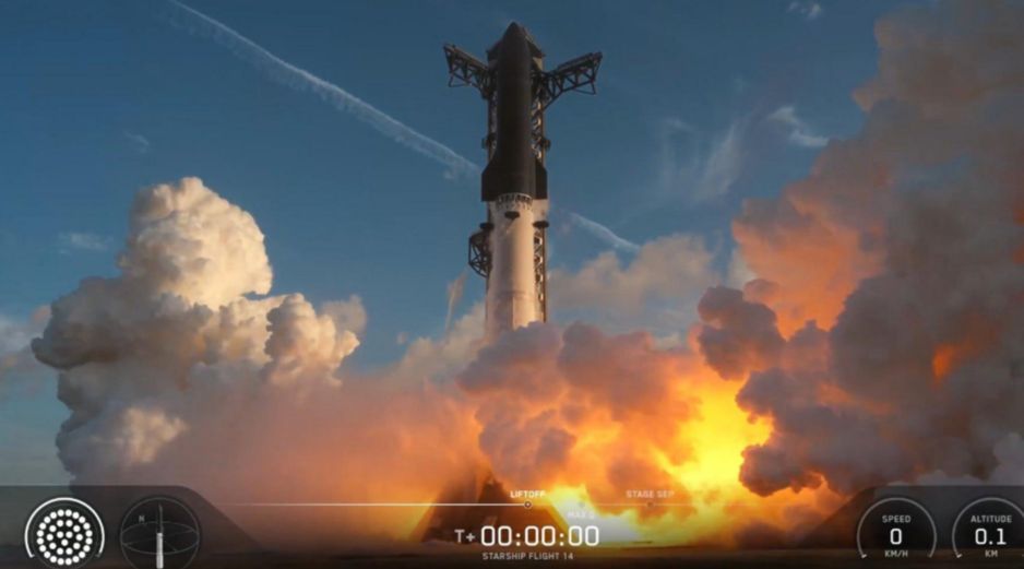 La agencia espacial estadounidense depende de una variante de esta nave para transportar astronautas a la superficie lunar en las misiones Artemis III y Artemis IV. EFE / SPACEX