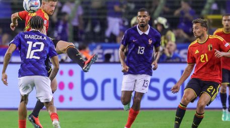 Francia no contó con Mbappé, quien ya regresó al Real Madrid, después de salir rengueando por una lesión en la rodilla izquierda. EFE / O. MATTHYS