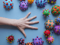 Los resultados del estudio ponen de relieve el importante papel que puede desempeñar el control de las infecciones en la reducción de la carga mundial del cáncer. CANVA